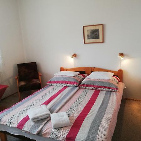 Szekely Szallas Gyula Buitenkant foto