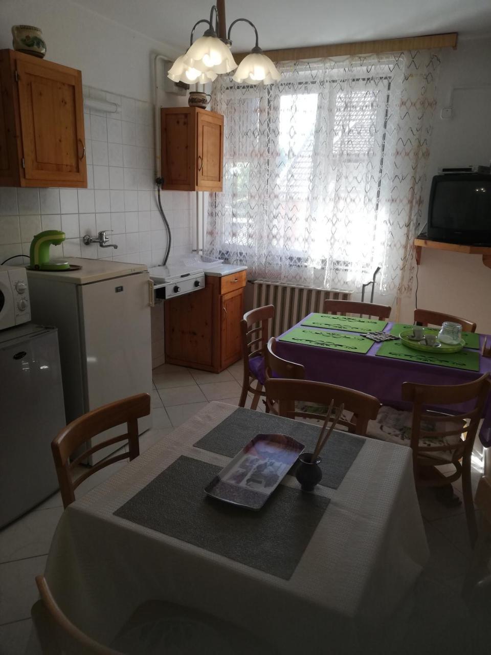 Szekely Szallas Gyula Buitenkant foto