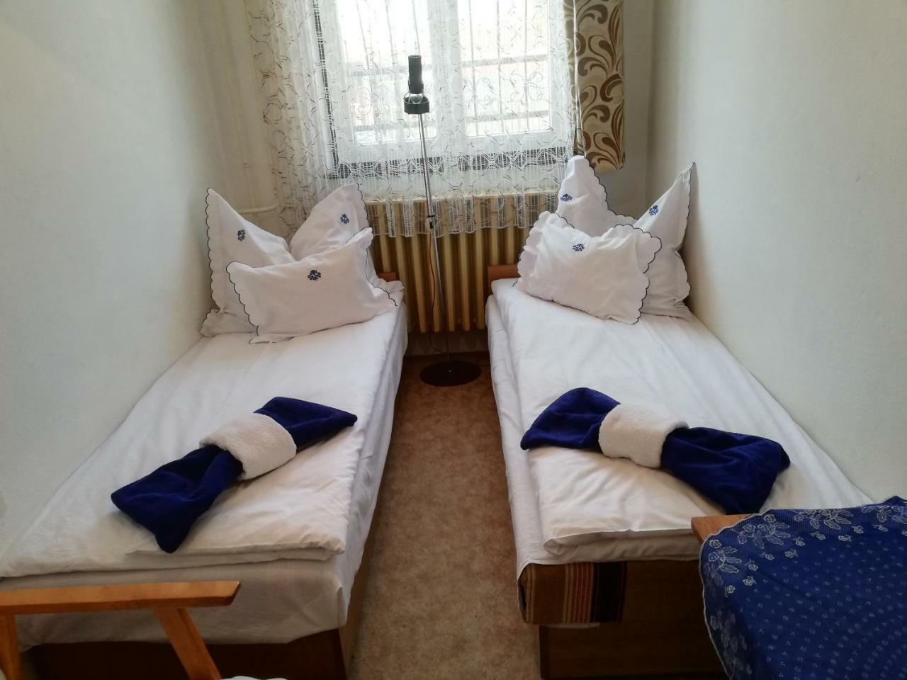 Szekely Szallas Gyula Buitenkant foto